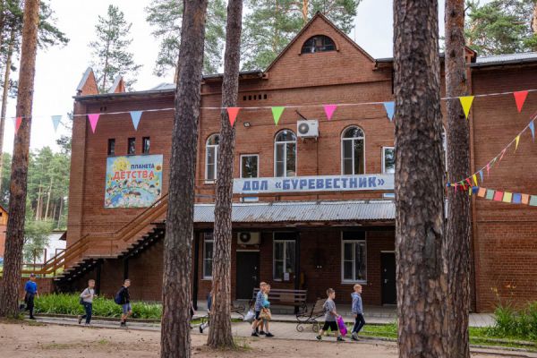 За лето в загородных лагерях Екатеринбурга отдохнули более 30 тысяч ребят