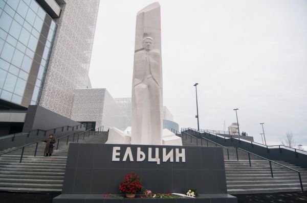 Никита Михалков продолжает борьбу с «Ельцин Центром»