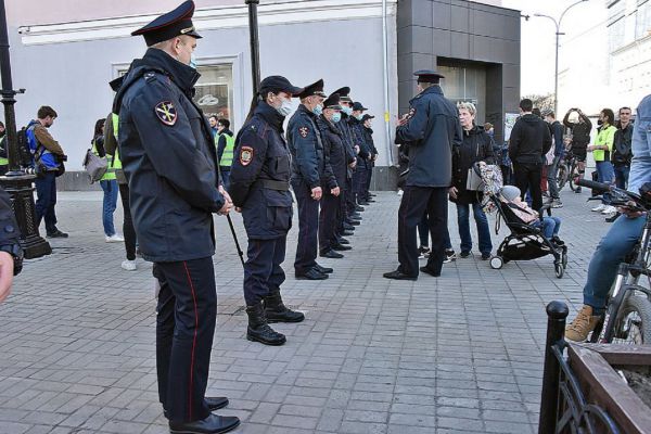 Были учения. В МВД опровергли информацию о том, что в школу Туринска прошел мужчина с ружьем