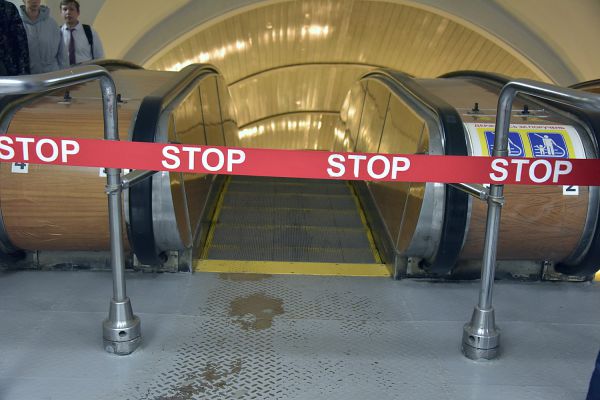 В Екатеринбурге из-за падения человека на рельсы остановили движение поездов в метро