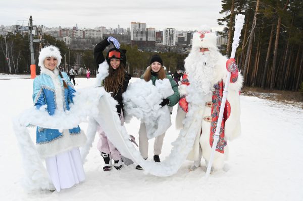 На Средний Урал спустился с гор Дед мороз с самой длинной бородой