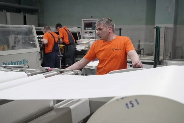 В Свердловской области запустили производство дефицитной офсетной бумаги. Фото