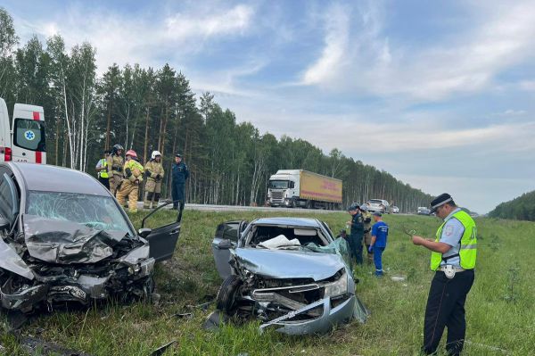 Пять детей пострадали в серьезном ДТП на Тюменском тракте