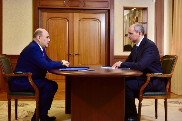 Врио губернатора Свердловской области Денис Паслер и председатель Правительства РФ Михаил Мишустин провели рабочую встречу