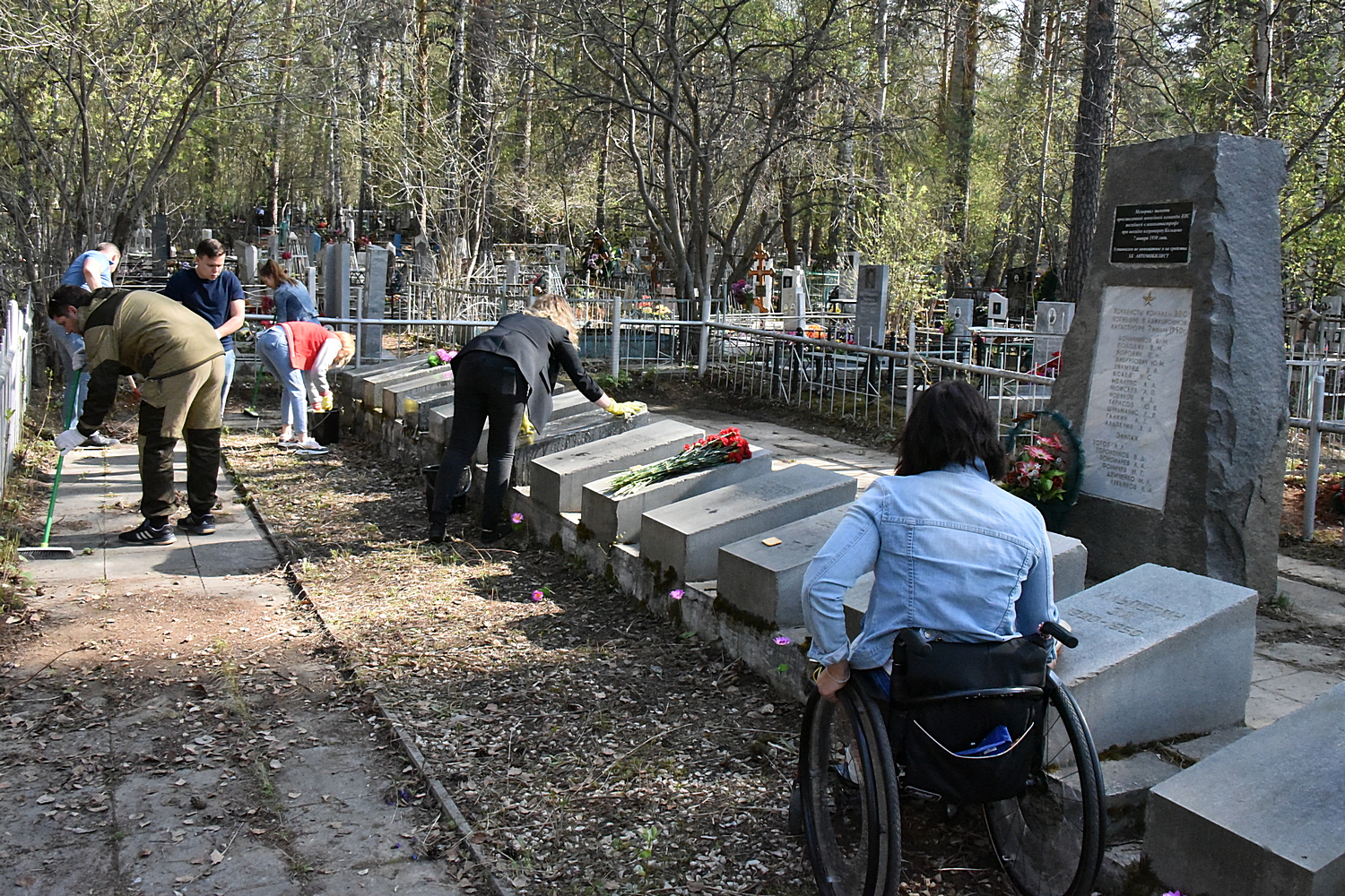 Братская могила хоккеистов в Свердловске